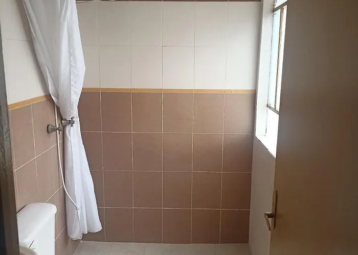 Amplio, Comodo Y Tranquilo A 10 Min Del Aeropuerto, Basilica Y Centro